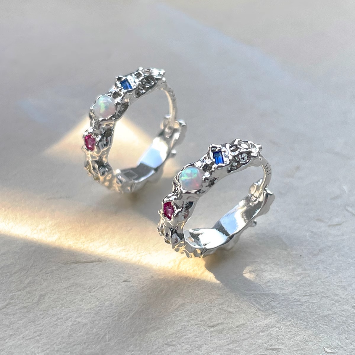 Opal Earrings Dangle - 925 เงินสเตอร์ลิงโอปอล Hoop ต่างหูสําหรับของขวัญผู้หญิงน่ารักไม่สม่ําเสมอเครื่องประดับ Dropshipping ขายส่ง